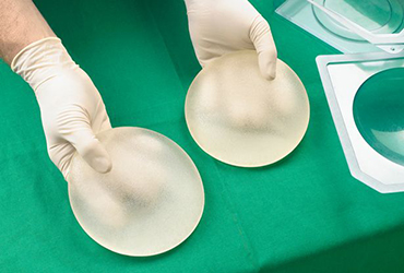 Breast prosthesis in Iran